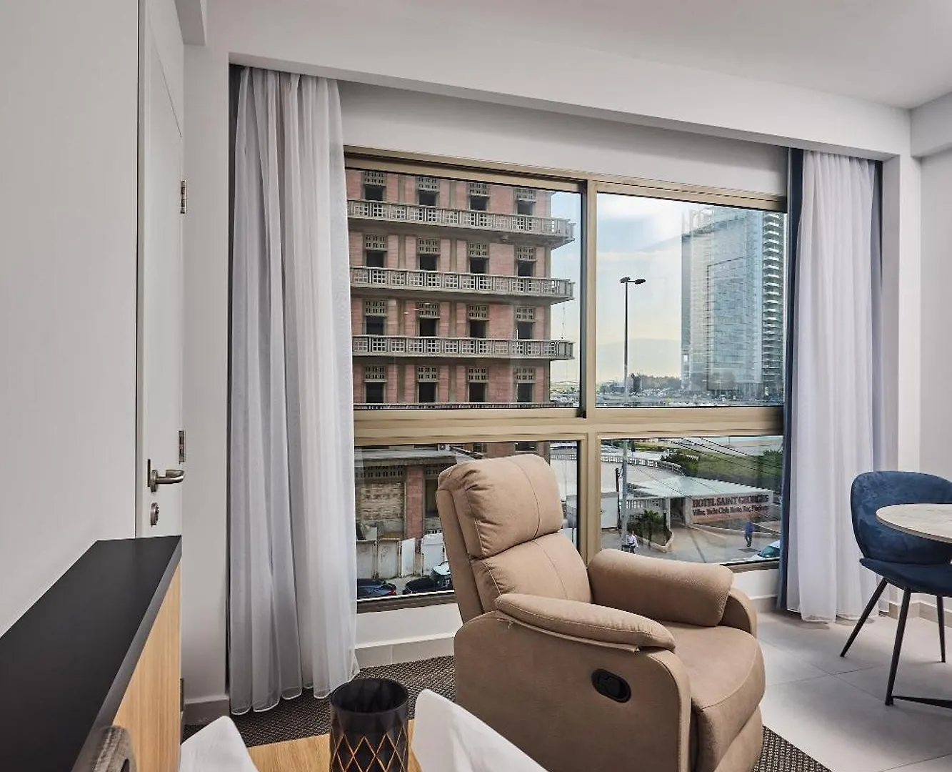 ****  The View - Saint George Hotel Beirut Lebanon